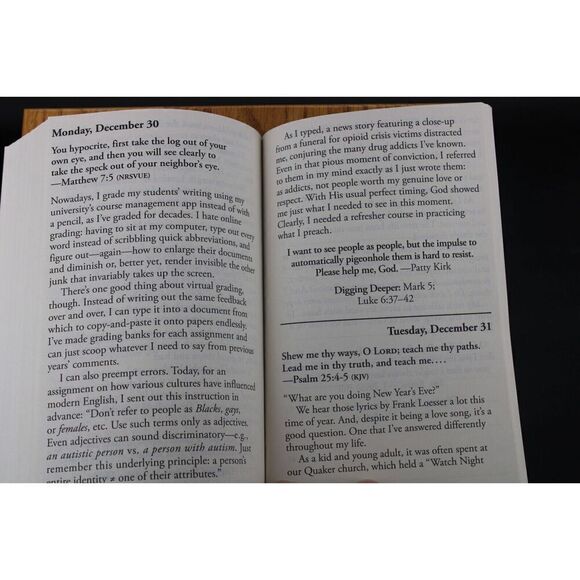 Walking in Grace Large 2024 by Guideposts 2023 Trade Paperback Religious PB - Picture 6 of 6